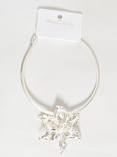 Rund halskæde med blomst - ITFEB25